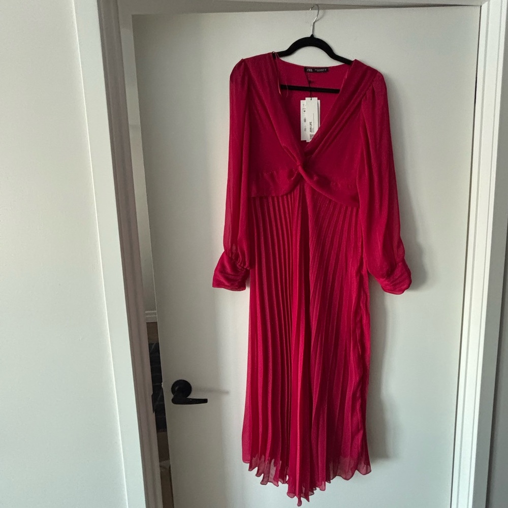 Zara Vibrant Red Long Sleeve Dress in size medium